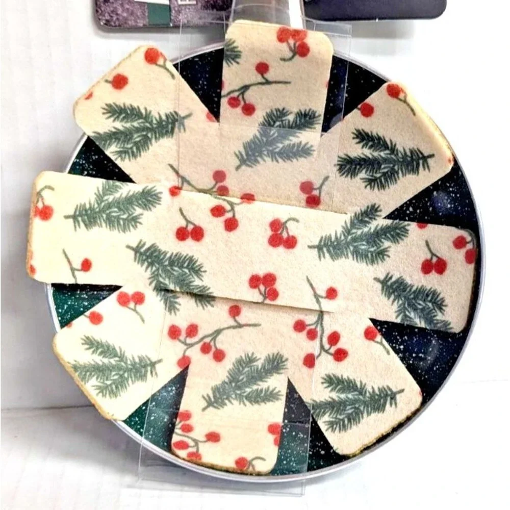 BKLYN Steel Fry Pan Green Mini Non-Stick and Felt Protector Christmas Design